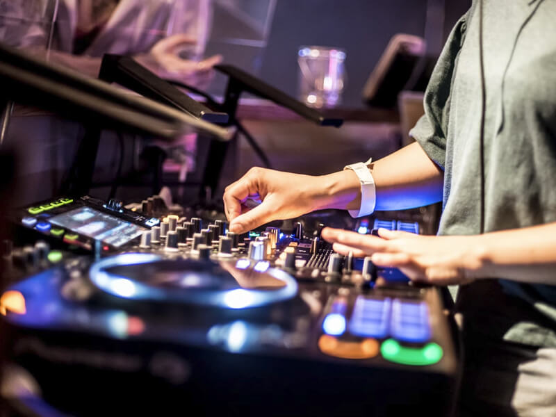 渋谷 シーシャ バー OAK BAR SHIBUYA - オークバー | 東京 渋谷 宇田川町 センター街のラグジュアリー シーシャ DJ MUSIC BAR